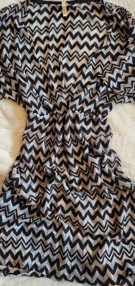 Cover up - Picture 3 of 3